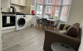 Studio Flat 2A Central Colwyn Bay
