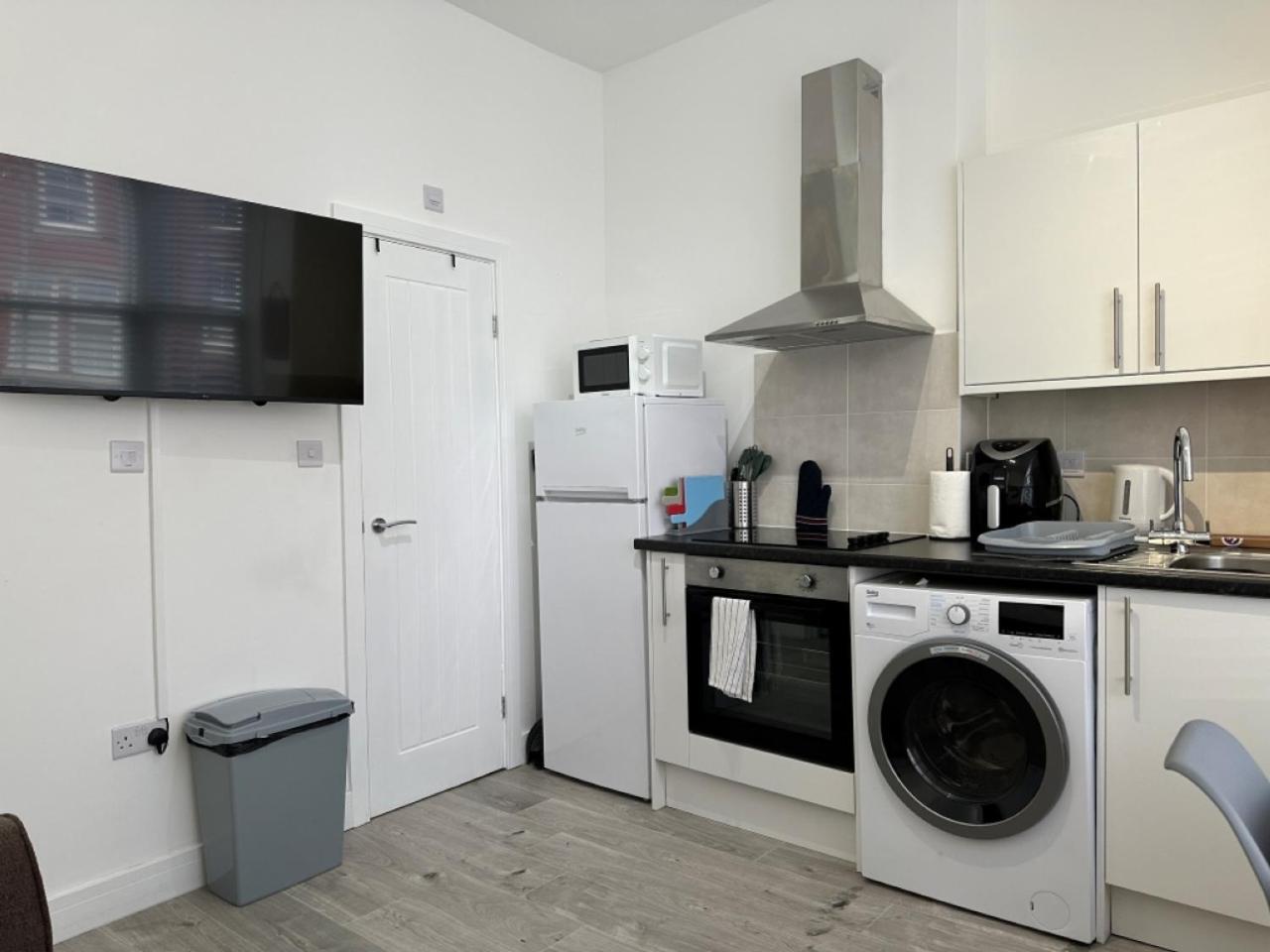 Studio Flat 2A Central Colwyn Bay Exterior photo