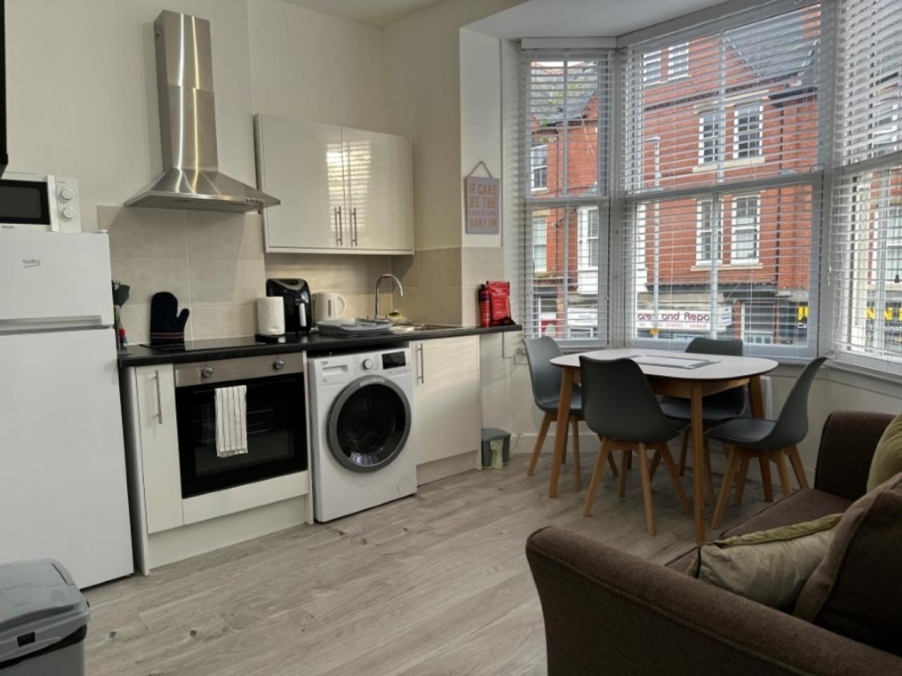 Studio Flat 2A Central Colwyn Bay Exterior photo