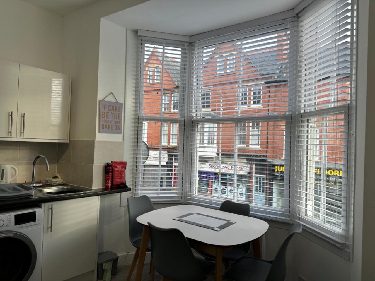 Studio Flat 2A Central Colwyn Bay Exterior photo